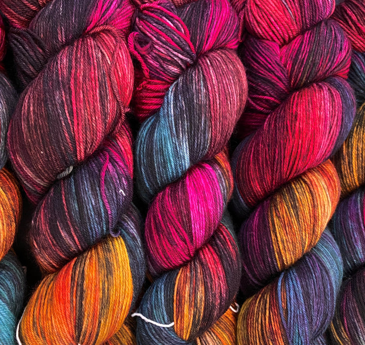 Symfonie Yarns Terra Sockenwolle handgefärbt  ** Neue Farben  24/25 *