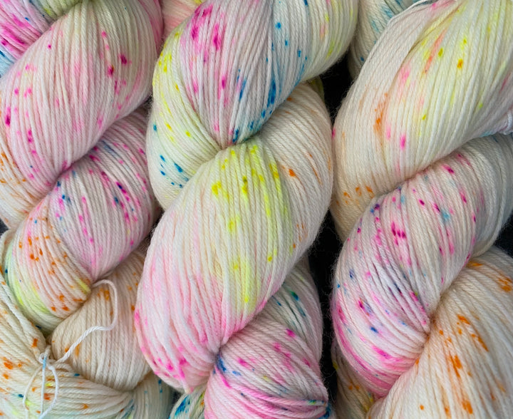 Symfonie Yarns Terra Sockenwolle handgefärbt  ** Neue Farben  24/25 *
