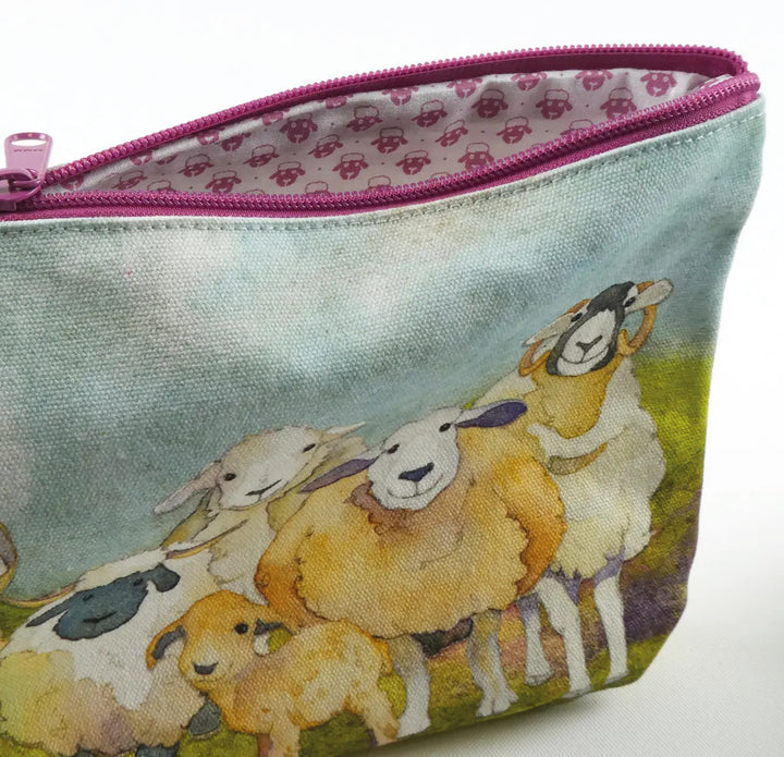 Große Tasche mit Reißverschluss  von Emma Ball® Schafe in Pullovern