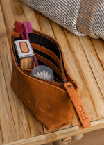 Lade das Bild in den Galerie-Viewer, MUUD Living Ledertasche LAURA Make up  handgefertigt  SALE 20%
