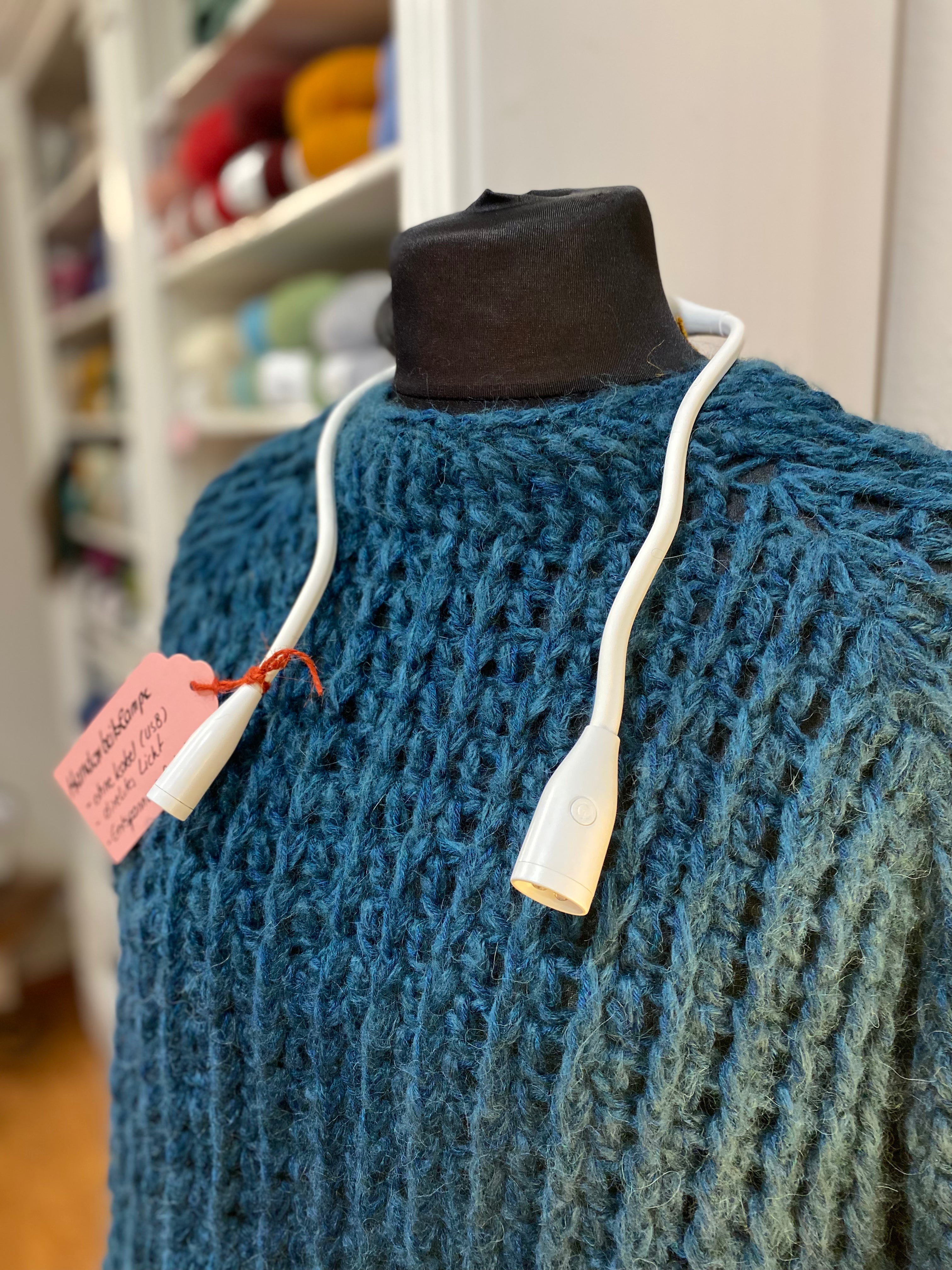 Handarbeitslampe / Stricklampe zum Umhängen
