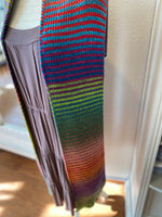 Lade das Bild in den Galerie-Viewer, Das Strick KIT zum bunten Merino-Schal - mit Anleitung
