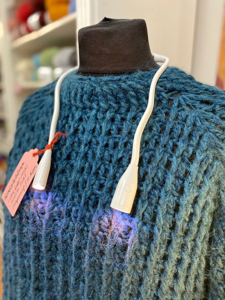 Handarbeitslampe / Stricklampe zum Umhängen - 100Farbspiele