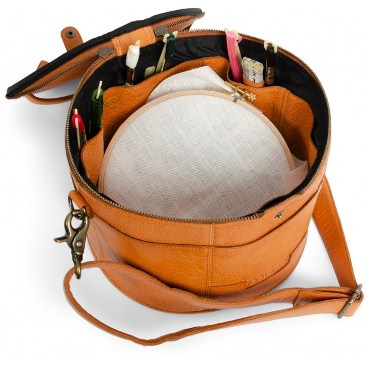 MUUDliving Ledertasche ENTURN handgefertigt - 100Farbspiele